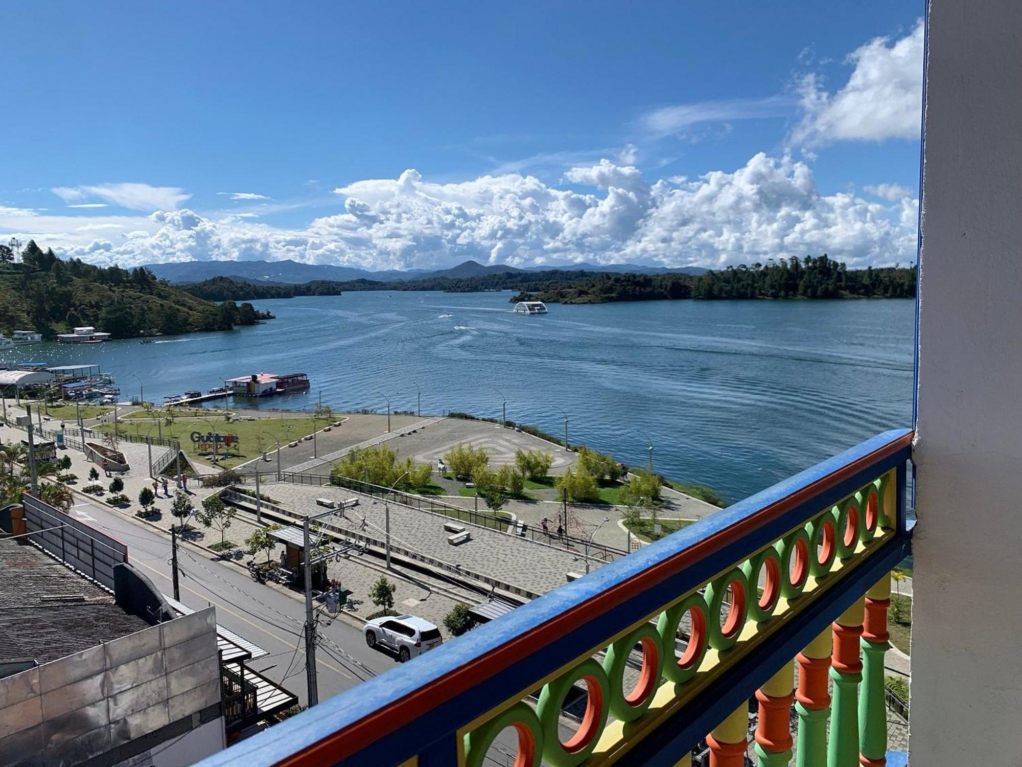 Apartamentos San Jose Vistal Al Lago, Cerca Del Parque. Guatape. Exterior foto